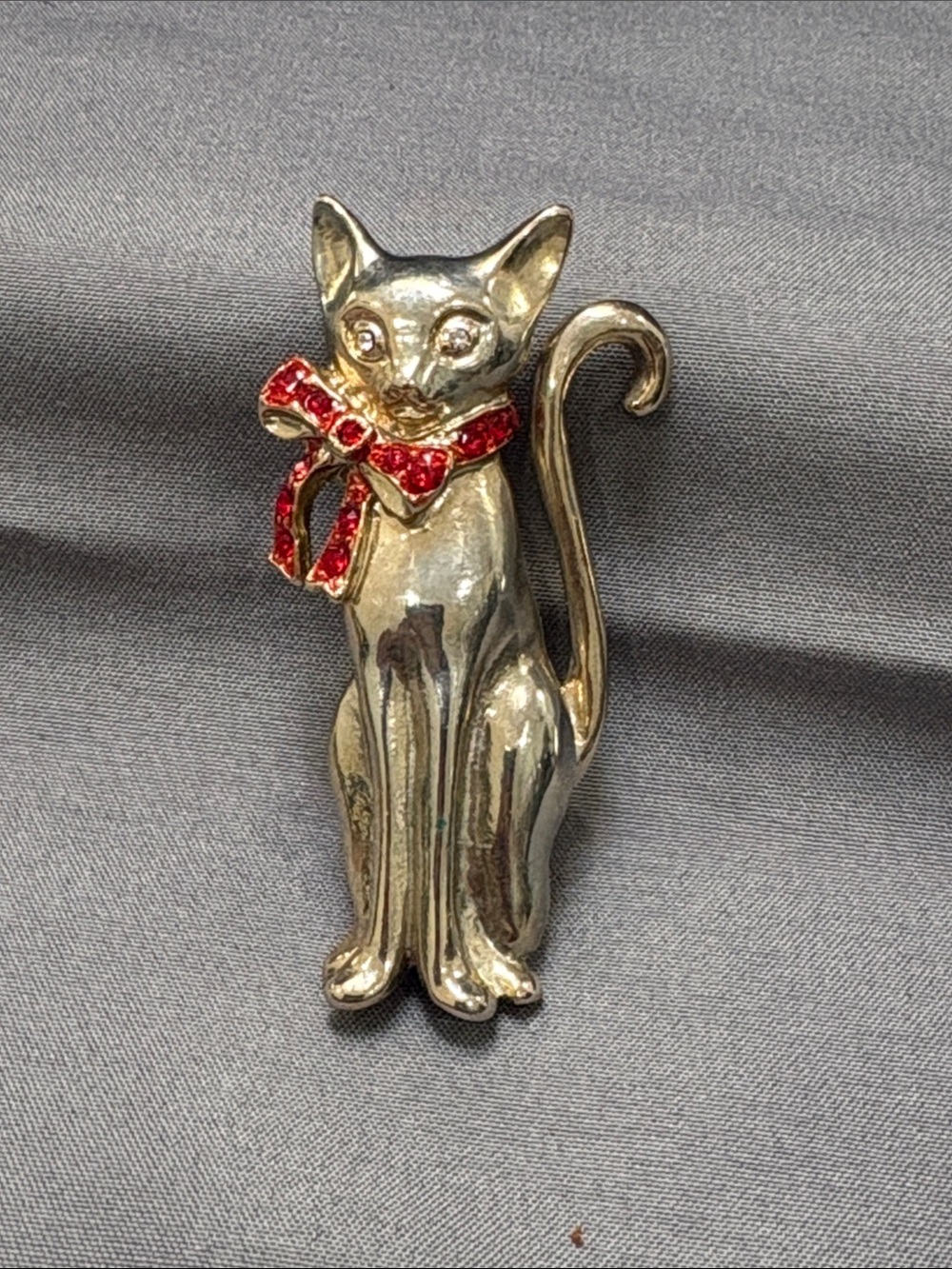 Vintage Gold Tone Cat Brooch Pin Red Gem Stone Bow